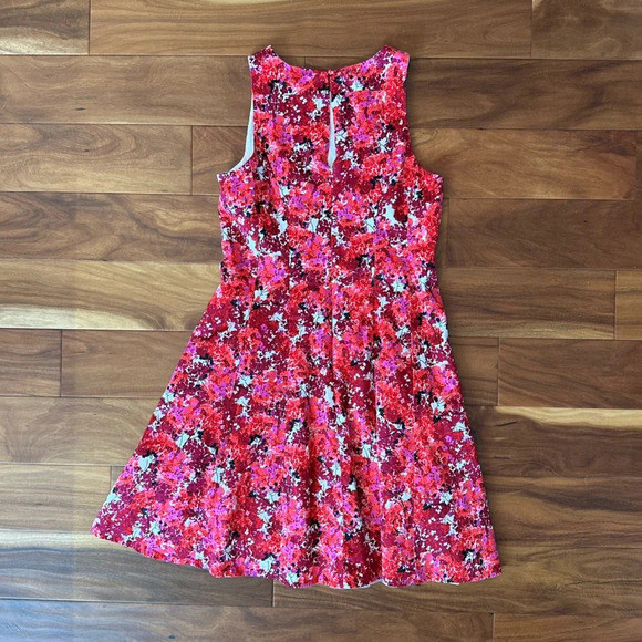 Maggy London Fit & Flare Floral Dress size 12 - Picture 4 of 5